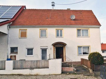 Bauernhaus: Potential und Sanierungsbedar, 89284 Pfaffenhofen an der Roth, Einfamilienhaus
