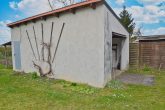 Viel Platz + DG Ausbaupotential, 2 Garagen, großes Grundstück 2.700 m2, IHRE CHANCE! - Aussenfoto  Garage 2