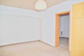 Viel Platz + DG Ausbaupotential, 2 Garagen, großes Grundstück 2.700 m2, IHRE CHANCE! - Schlafzimmer