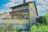 3 Wohnungen + 1 Büro/Praxis, ruhige Lage in Pfuhl, Doppelgarage, Garten, Keller, Stellplätze - Blick auf Terrasse und Balkon