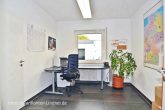 Halle mit Sozialräumen und 3 Büros, angenehme Arbeitsplätze in verkehrsgünstiger Lage in Ulm - Büro 2