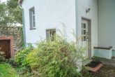 Viel Platz für Kreativität, Büros, Praxis, Therapie, Event, Gastronomie, Gewerbe PLUS Potential - Eingang zum Gebäude hintere Ferienwohnung