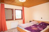 Gemütliches Haus, Garten, Garage, ruhige ländliche Lage, Einkauf innerhalb 1 km - EG - Schlafzimmer