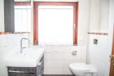 Gemütliches Haus, Garten, Garage, ruhige ländliche Lage, Einkauf innerhalb 1 km - EG - Badezimmer