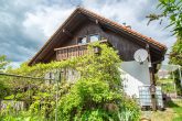 Gemütliches Haus, Garten, Garage, ruhige ländliche Lage, Einkauf innerhalb 1 km - Aussenfoto 6  Blick zum großen Balkon (unten) und kleinen Balkon (oben)