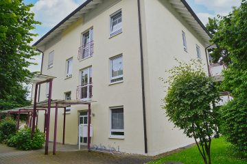 Moderne, helle und gemütliche Wohnung mit Balkon, zentrale aber ruhige Lage, Stellplatz optional, 89312 Günzburg, Wohnanlagen