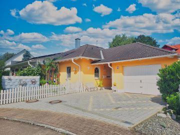 Top Bungalow in sehr guter Lage, beheizter Wintergarten, Garten, Garage, 88486 Kirchberg an der Iller, Bungalow