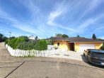 Top Bungalow in sehr guter Lage, beheizter Wintergarten, Garten, Garage - 40- Frontansicht-jpg