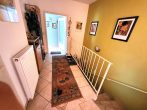 Top Bungalow in sehr guter Lage, beheizter Wintergarten, Garten, Garage - 3- Diele-Garderobe Kellertreppe-jpg
