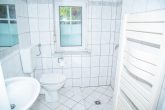 Süßes romantisches Häuschen - Siedlungslage, S-Bahnanschluss vor Ort - JETZT pers. Termin anfragen! - EG Bad mit Dusche