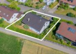 Solide und großzügig gebaut, viel Platz PLUS Ausbaupotential im DG, sehr gute Lage - Traumhaus Luftaufnahme 1