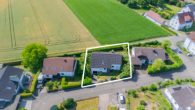Solide und großzügig gebaut, viel Platz PLUS Ausbaupotential im DG, sehr gute Lage - 1