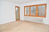 3 Fam.haus, renoviert, ruhig, Waldrand, Heizung 2018, PV + Speicher, Garagen, ohne Mieter LESEN - EG - UG    1-Zimmer-Apartment