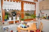 3 Fam.haus, renoviert, ruhig, Waldrand, Heizung 2018, PV + Speicher, Garagen, ohne Mieter LESEN - EG   DSC_4796