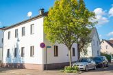 Kleines Haus mit Garten und Garage mit viel Potential, stark renovierungsbedürftig! - Aussenansicht