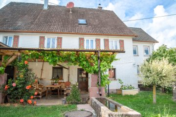In 1-2 Monaten einziehen, Wohlfühlen, nur 1 Min. von der Stadt entfernt, 6 Zi., Garage, Carports, 72213 Altensteig, Einfamilienhaus