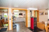 Wohlfühlen im Dorf nur 1 Min. von der Stadt entfernt, 6 Zi., Garten, Garage, Carports - OG - Blick vom Esszimmer zur Küche und Flur