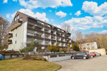 Mitten in Königsfeld i.S., 2 Zi.-ETW, Balkon und Terrasse + Tiefgaragenstellplatz optional, 78126 Königsfeld, Etagenwohnung