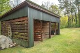 Massives Försterhaus im Wald, 6 Zimmer, ca. 4.600 m² Grundstück, Garage, Nebengebäude - Holzschuppen hinten auf dem Grundstück