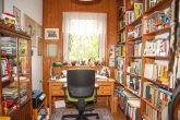 Massives Försterhaus im Wald, 6 Zimmer, ca. 4.600 m² Grundstück, Garage, Nebengebäude - EG  Gästezimmer Büro
