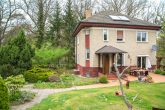 Massives Försterhaus im Wald, 6 Zimmer, ca. 4.600 m² Grundstück, Garage, Nebengebäude - Aussenfoto