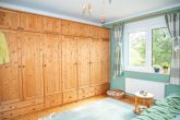 Massives Försterhaus im Wald, 6 Zimmer, ca. 4.600 m² Grundstück, Garage, Nebengebäude - OG   Zi 3 Wohn-/Gästezimmer