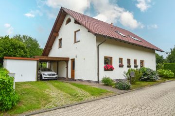 VIEL PLATZ für die Großfamilie … ruhige Lage, Garage, Carport, Garten, Bj. 1998, 15374 Müncheberg, Zweifamilienhaus