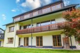 Schwarzwald-Idylle! Mehrgenerationenhaus, Ferienwohnungen, ruhige Lage, sehr guter Zustand, neue Heizung, PV, Garagen - Mehrgenerationenhaus - Ferienwohnungen