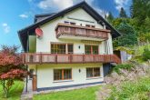 Schwarzwald-Idylle! Mehrgenerationenhaus, Ferienwohnungen, ruhige Lage, sehr guter Zustand, neue Heizung, PV, Garagen - Aussenansicht