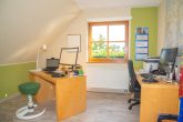 Junges Haus mit viel Platz in ruhiger Lage mit schönem Garten zum Wohlfühlen - Büro (Eltern-Schlafzimmer) im DG